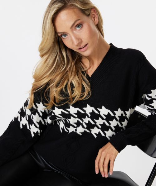 Sweater houdstooth cables