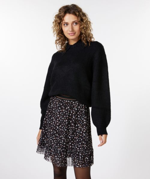 Sweater beads collar