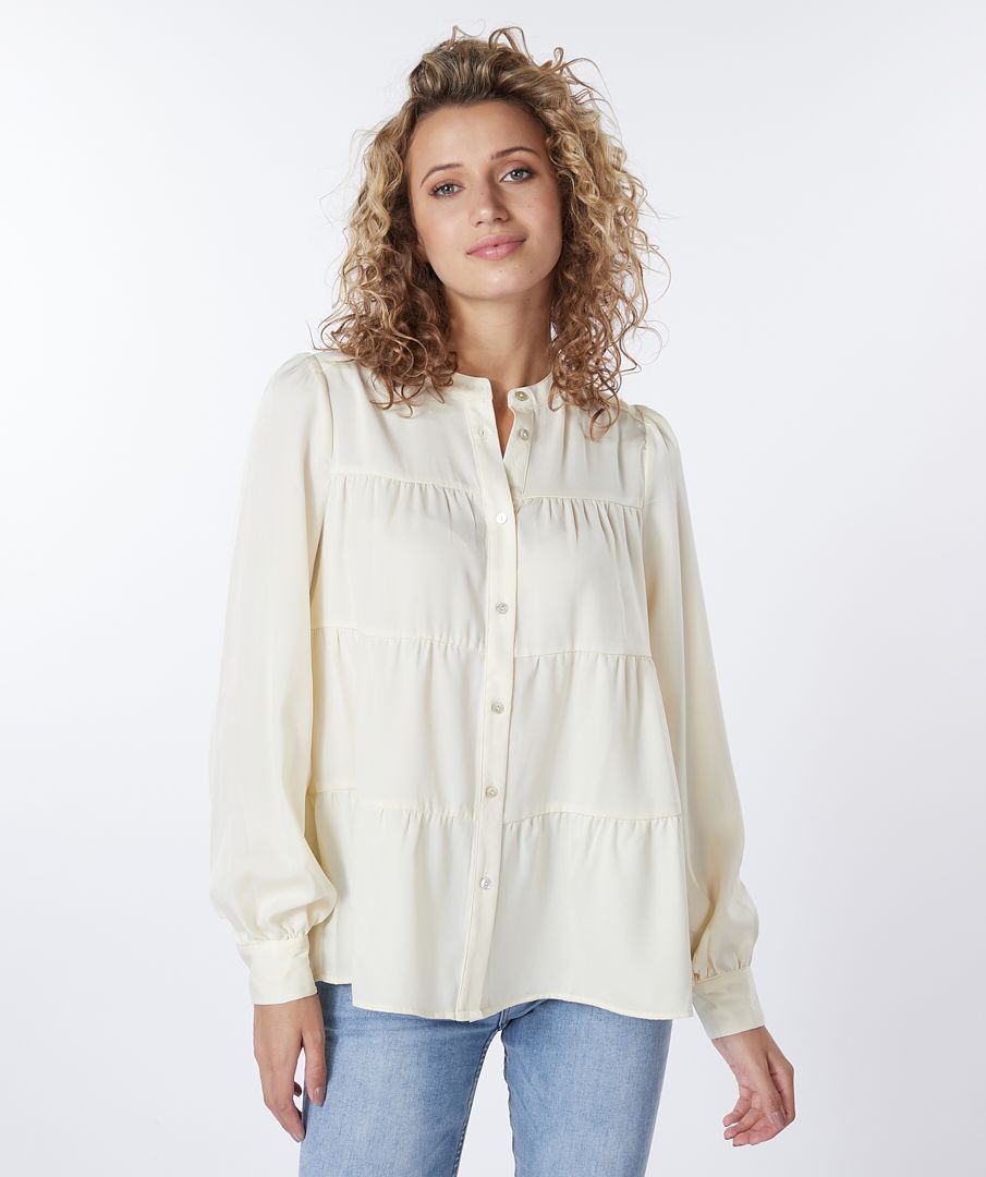 Blouse seams sateen