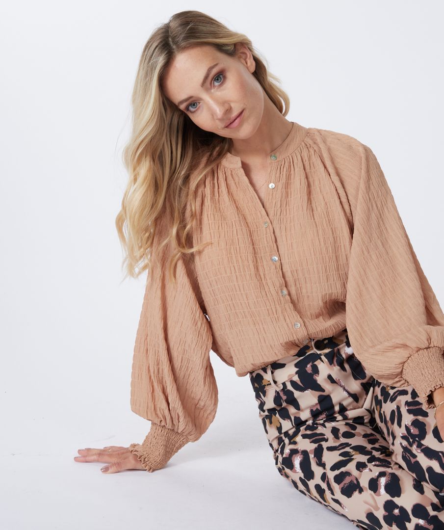 Blouse lantern smocked cuff