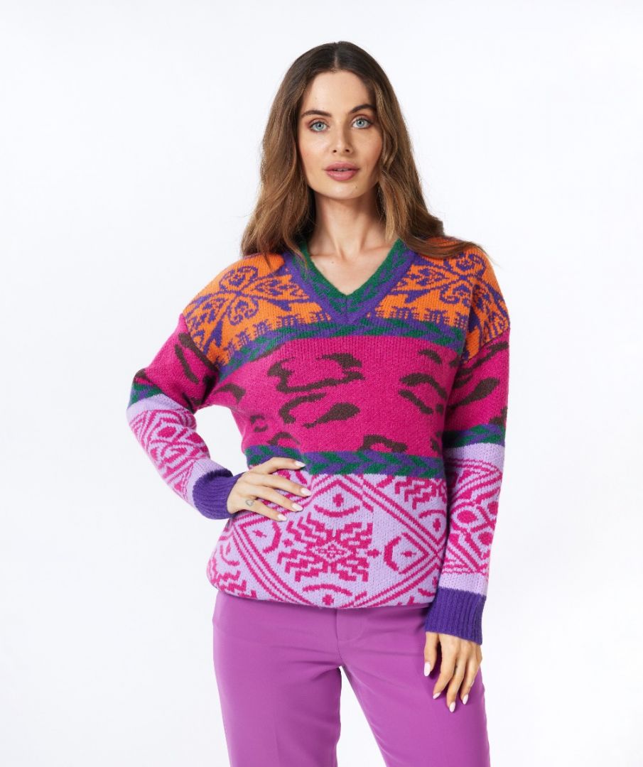 Sweater jacquard colored