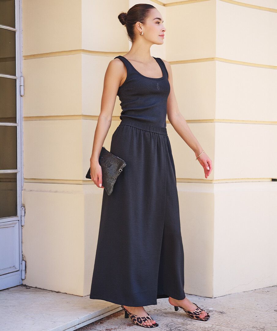 Trousers overlap crinkle