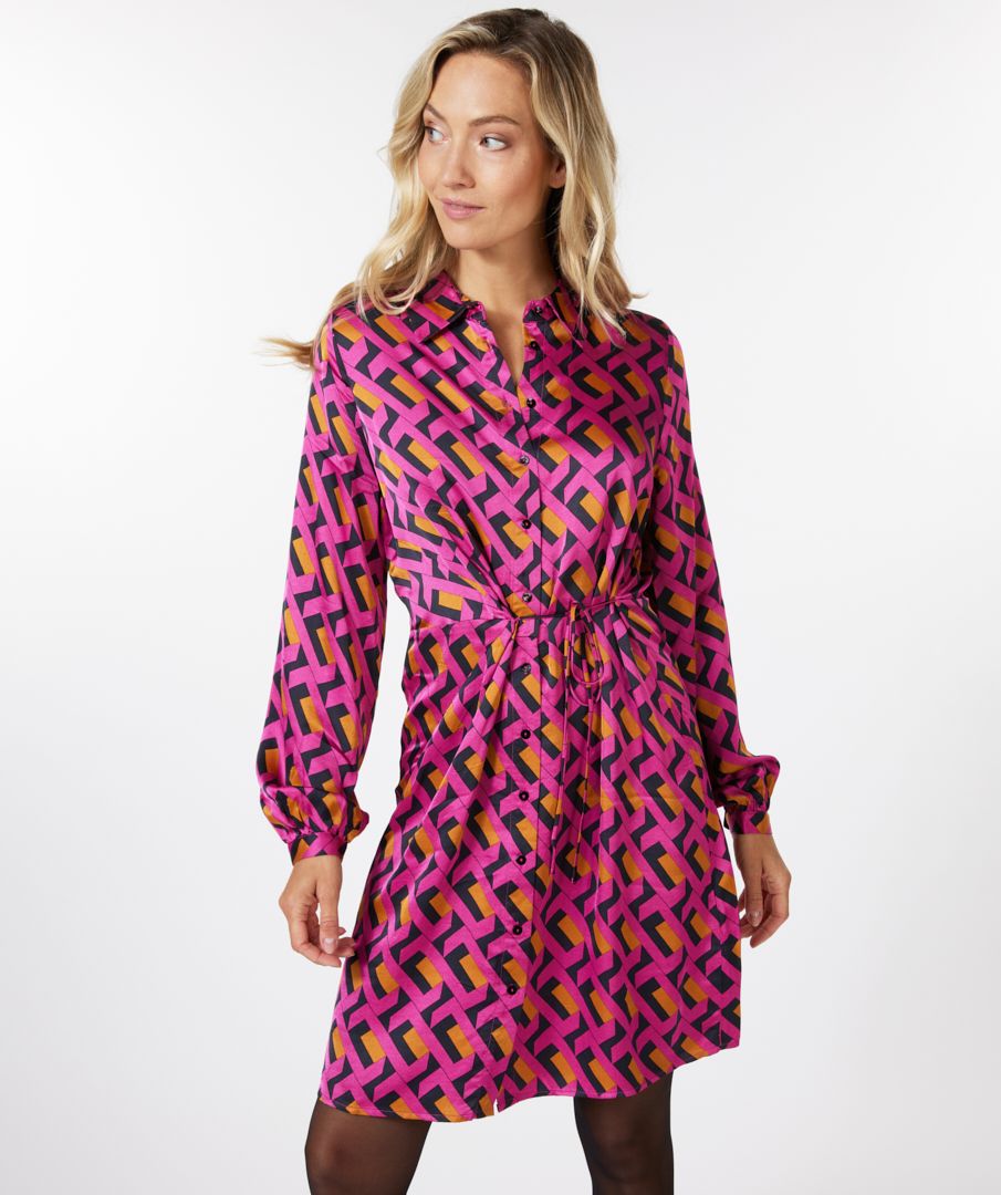 Dress overlap detail geo