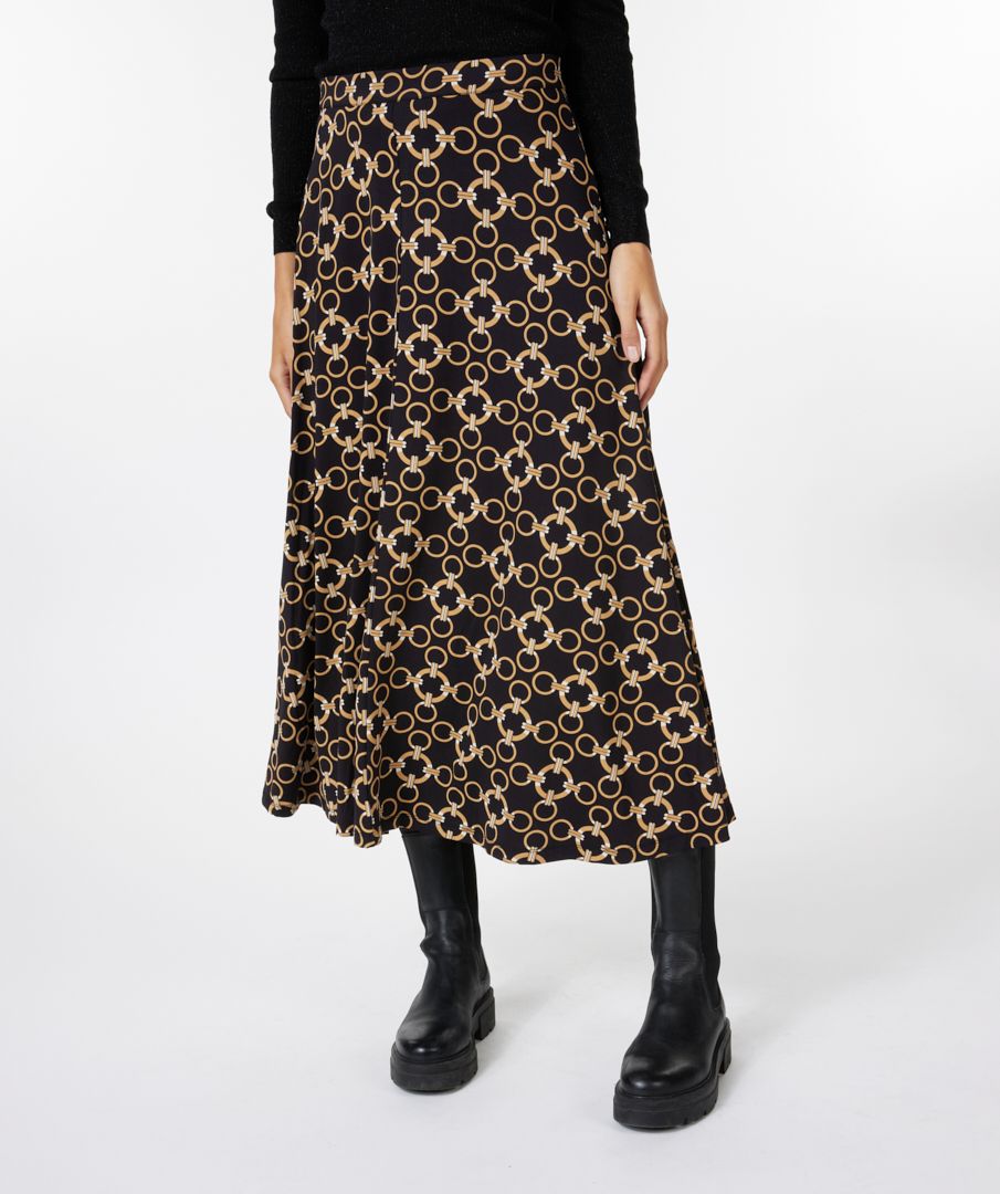 Skirt chain