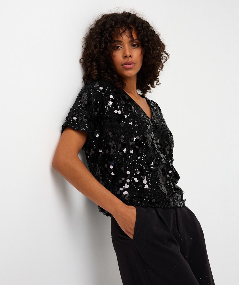 Top overlap sequins