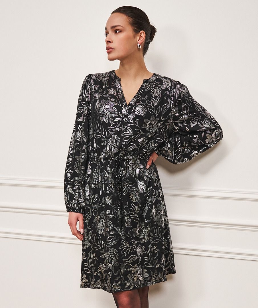 Dress Festive Flowers