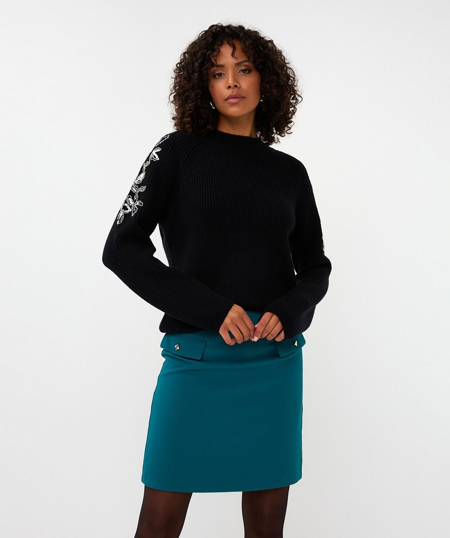 Sweater rib shoulder sequins